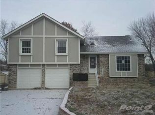 802 E Osage St, Paola, KS 66071