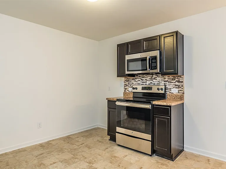 515 Hobkirks Pl — Photo 9