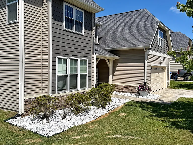 703 Stagecoach Dr — Photo 4
