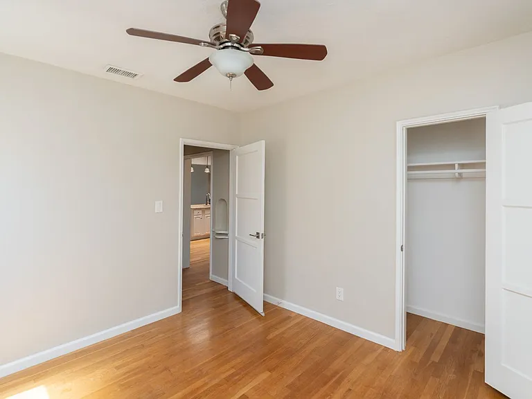4256 Napier St — Photo 16
