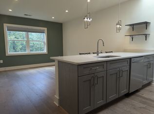 209 20th St NE UNIT 202, Washington, DC 20002