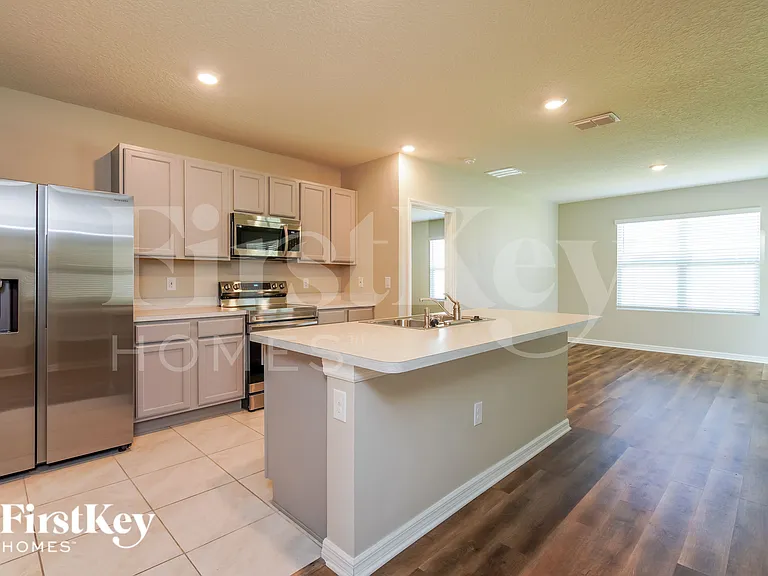2741 Grand Central Ave — Photo 6
