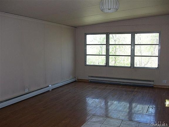 3rd image of 104 Larch St