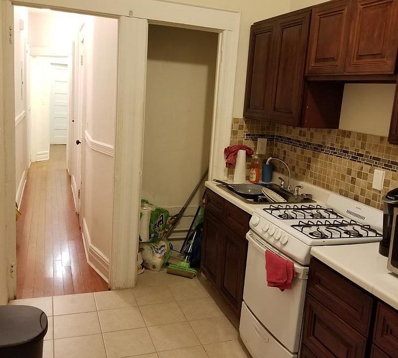 1st image of 908 E 35th St