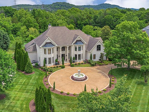 5th image of 238 Pelham Dr