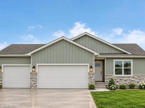 3927 Broomfield Dr, Cedar Falls, IA 50613