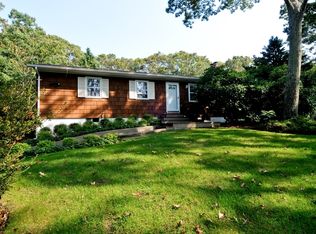 15 Roses Grove Rd, Southampton, NY 11968