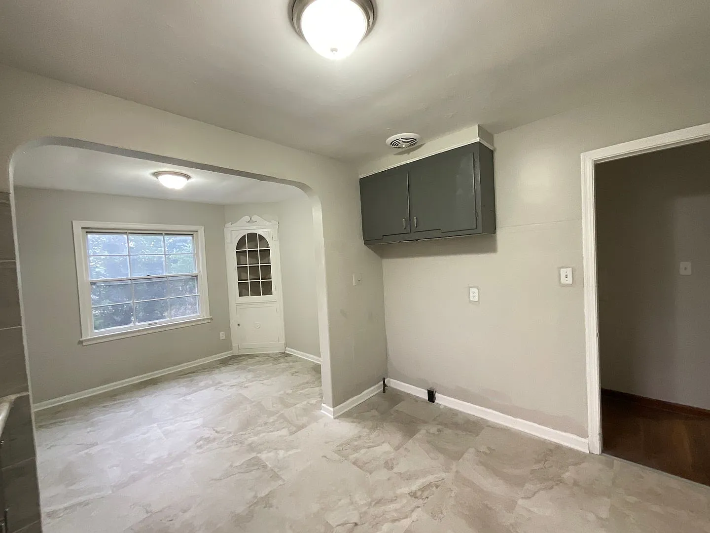 11013 Lincoln Avenue — Photo 4