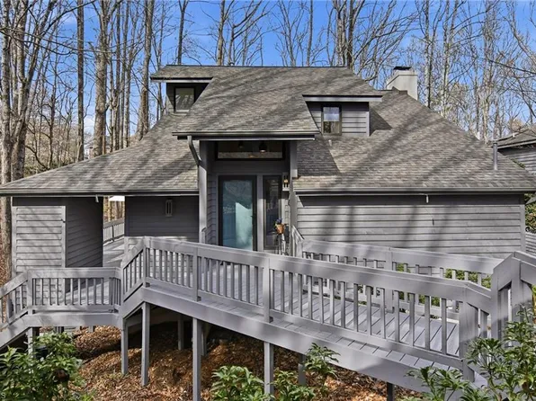 208 Forest Brook Dr, Winston Salem, NC 27106