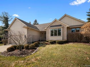 16807 Country Knoll Dr, Northville, MI 48168