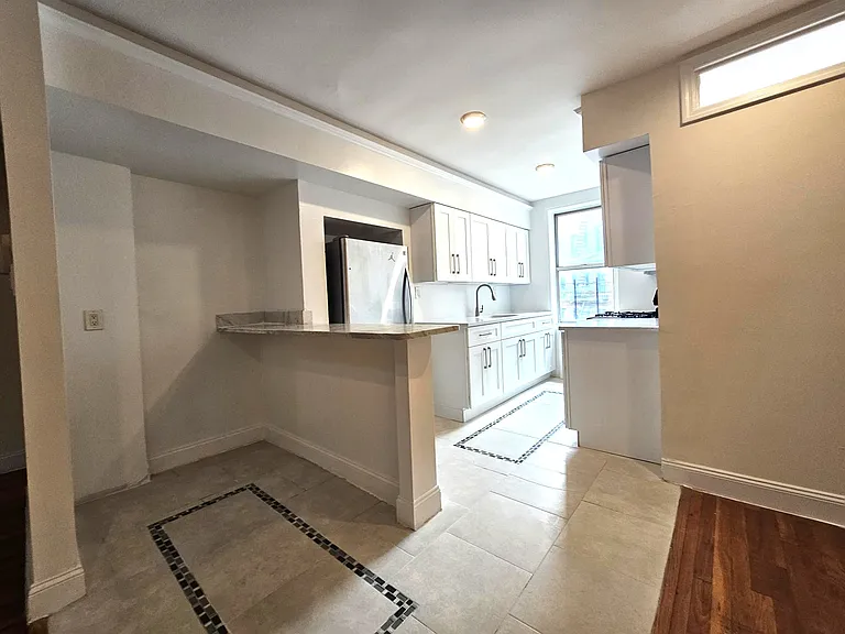 9010 34th Ave #4M — Photo 2