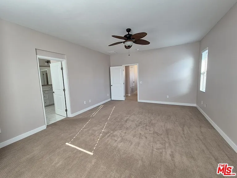 383 Silktree Ave — Photo 10