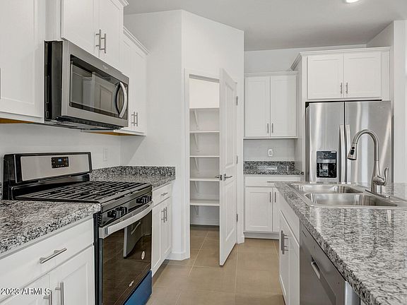 5th image of 40030 W Carey Drive