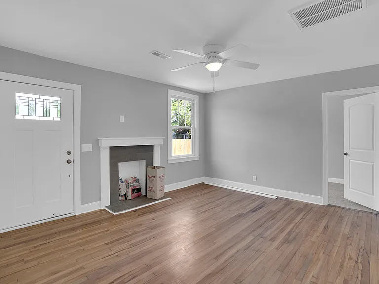 320 Virginia St — Photo 4