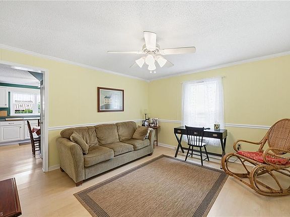 3rd image of 410 W Lee St