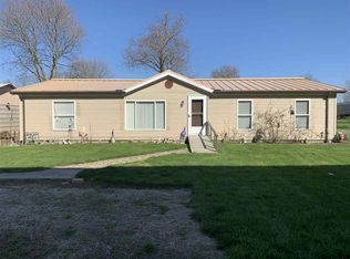 906 E Short St, Winchester, IN 47394