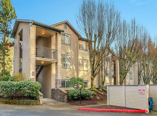 25025 SE Klahanie Blvd APT J101, Sammamish, WA