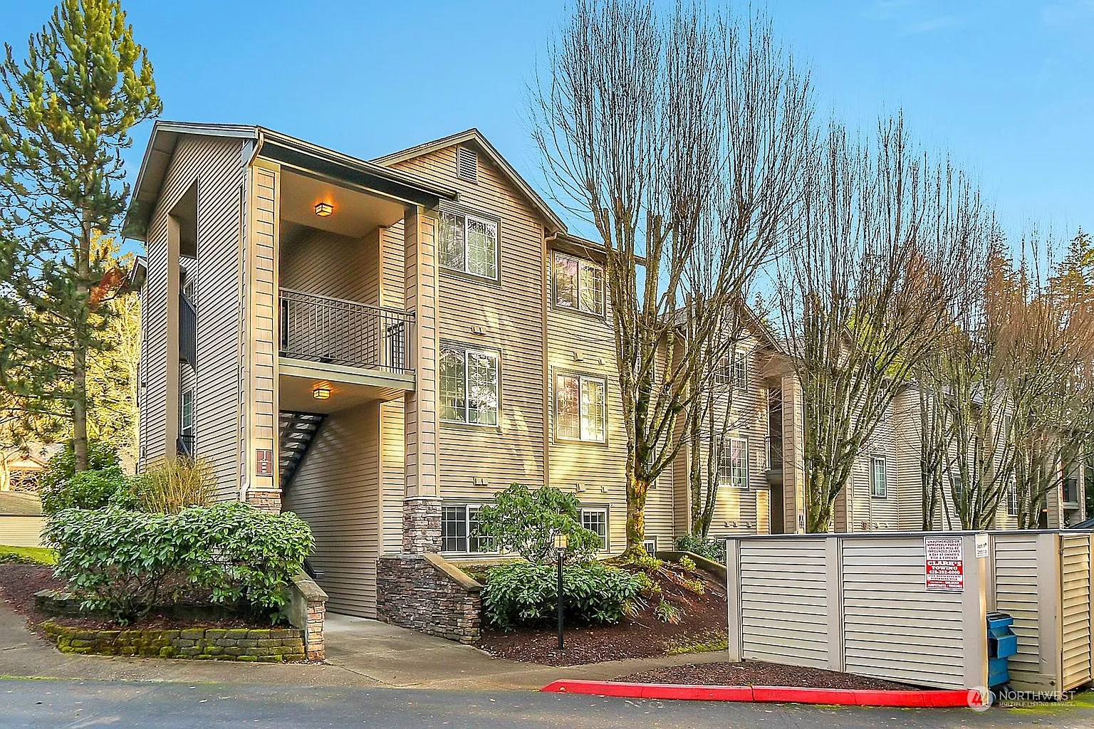 25025 SE Klahanie Boulevard #J101 photo 1