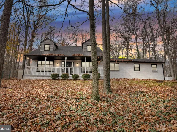 7923 Hickory Rd, Stewartstown, PA 17363