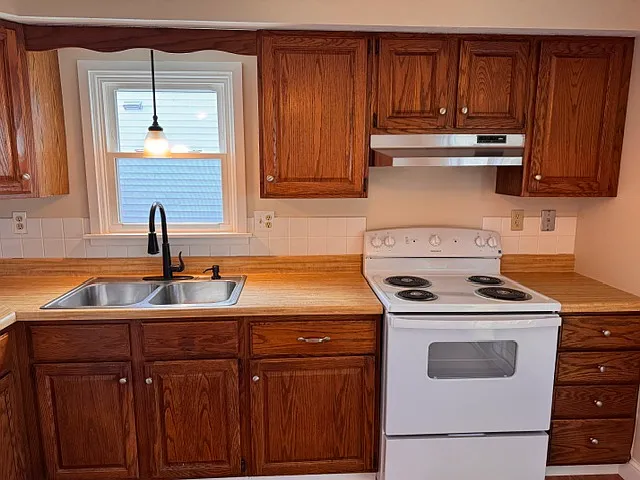32 Bowles Ct #32 — Photo 2