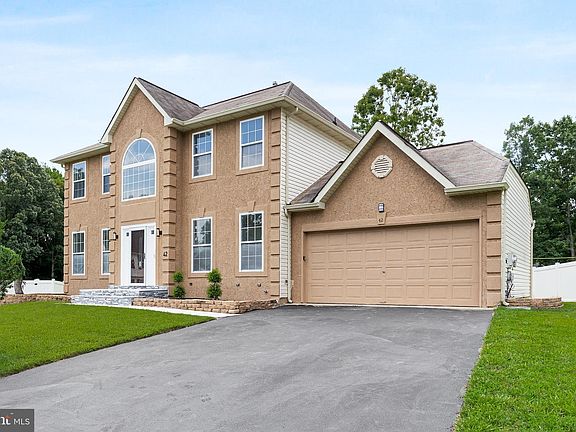 4th image of 42 Crawford Dr