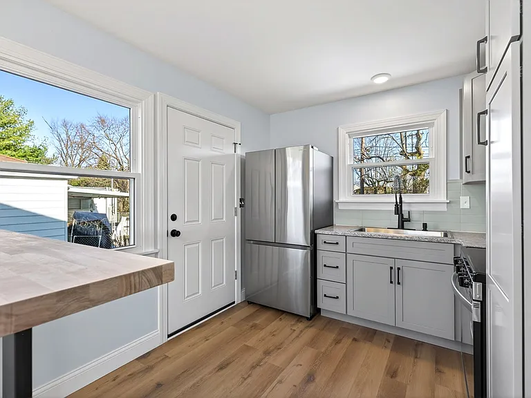5345 Middlebury Rd — Photo 7