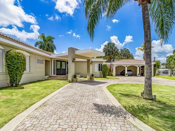 81 Orquidea Santa Marina, San Juan, PR 00927