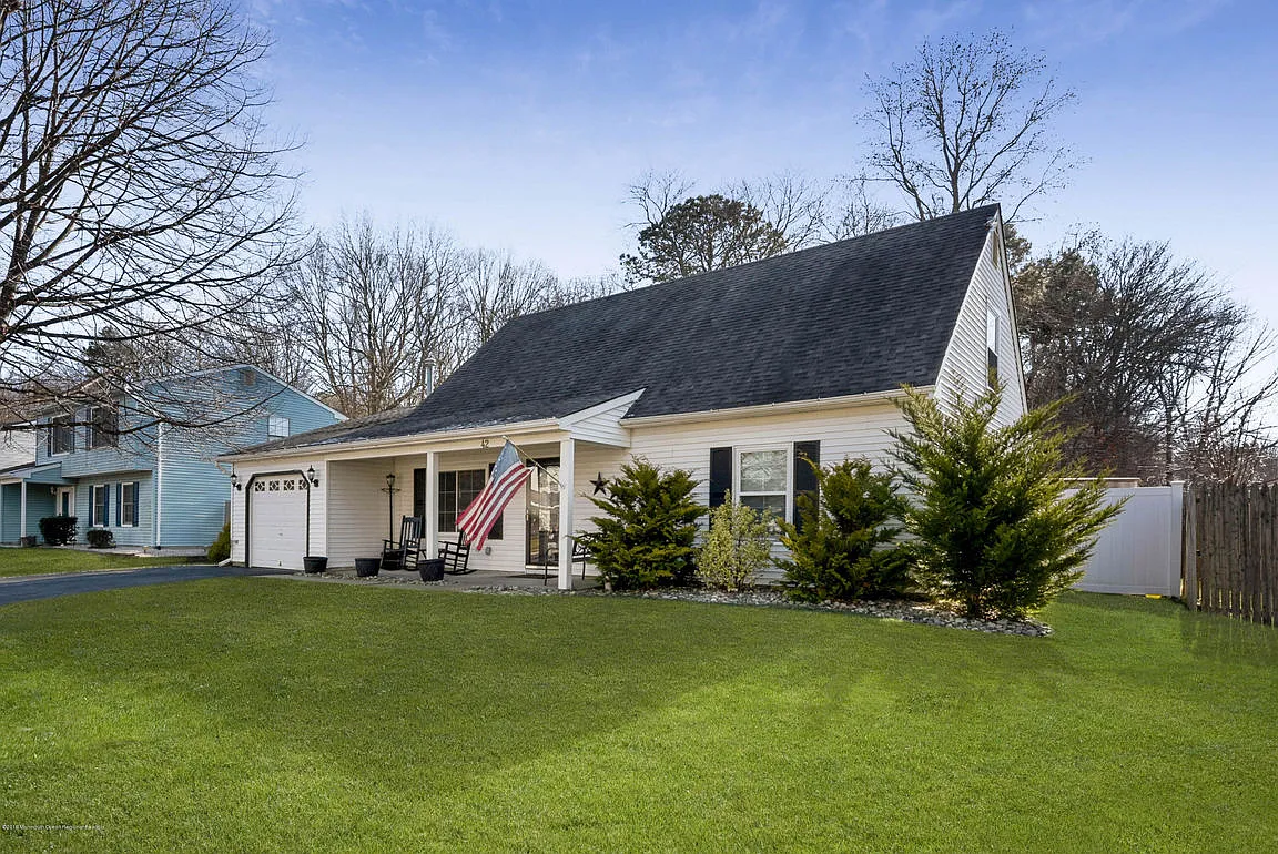 42 Cherry Bend Dr photo 1