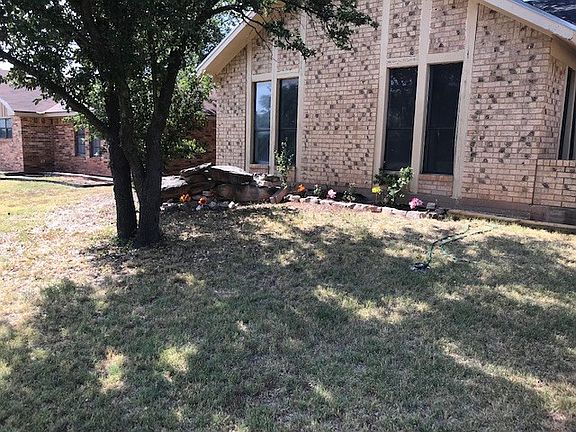 2nd image of 3809 Sunset Dr