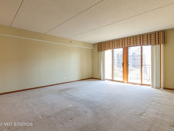 4th image of 15 S Pine St APT 409