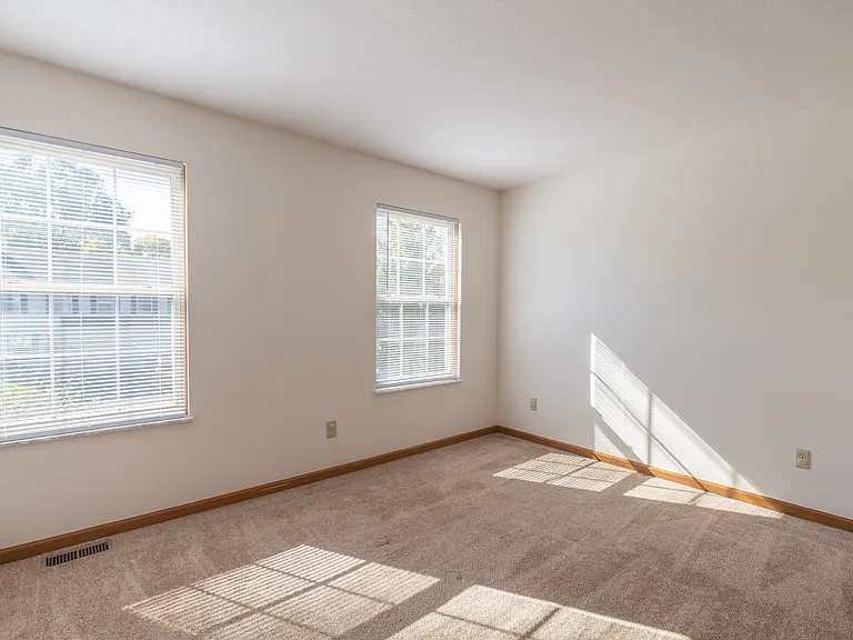 240 Richards Dr — Photo 34
