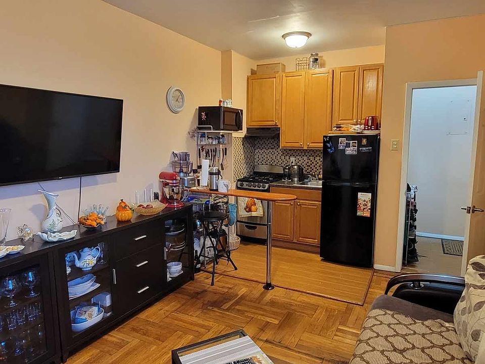 1st image of 8835 23rd Ave #6