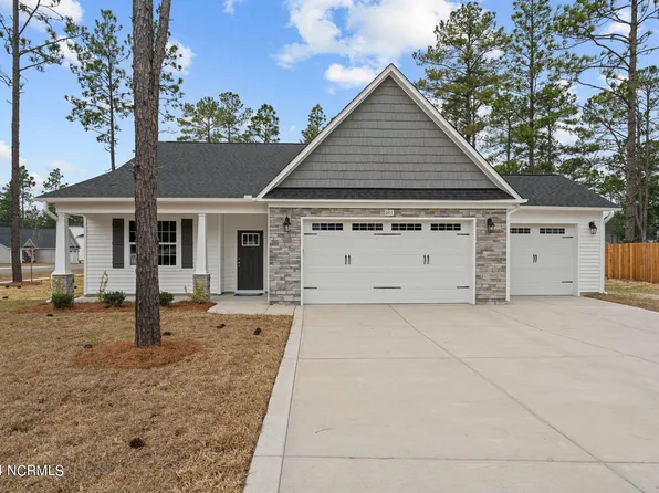 601 Muscadine Lane, Aberdeen, NC 28315