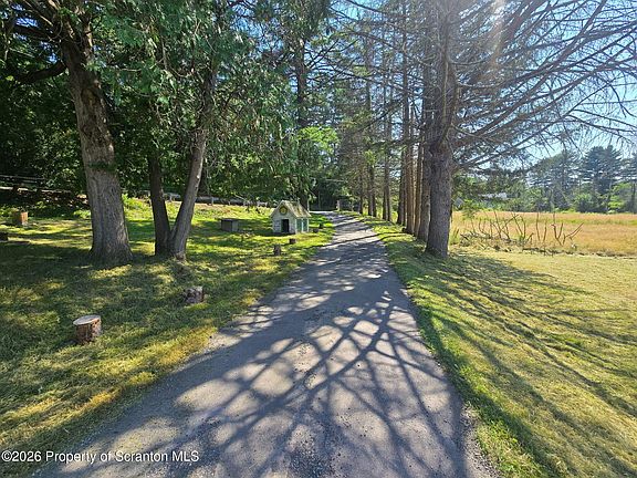 3rd image of 452 Mount Olivet Rd