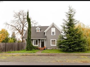 490 E 1st St, Halsey, OR 97348