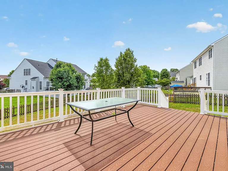 33 Wild Rose Dr — Photo 3