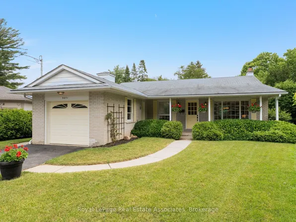 3071 Ballydown Cres, Mississauga, ON L5C 2C7