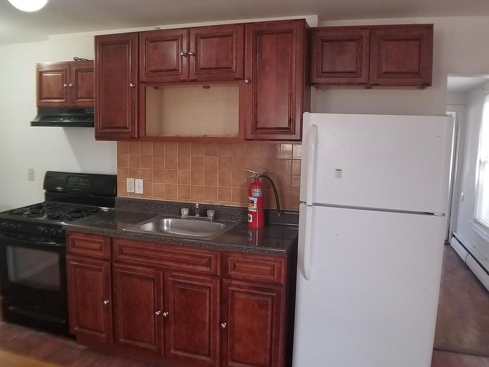 1st image of 176 Verona Ave #2