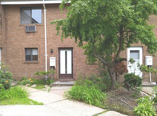 115 Sutton Pl, Bloomfield, CT 06002