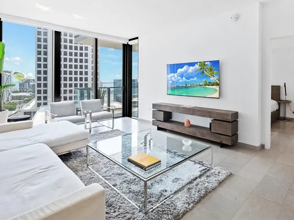 68 SE 6th St #1405, Miami, FL 33130