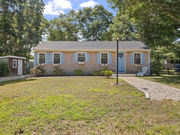 19 Sachem Drive, Falmouth, MA 02540