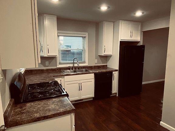 4th image of 8139 Robertson Pl