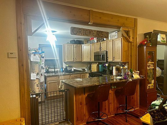 3rd image of 218 W Maple St