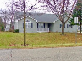 415 Gregory St, Walworth, WI 53184