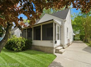 8290 Stout St, Detroit, MI 48228