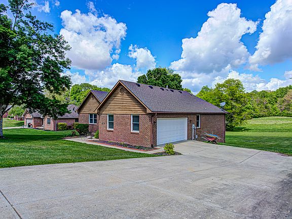2nd image of 2100 Deer Lake Dr