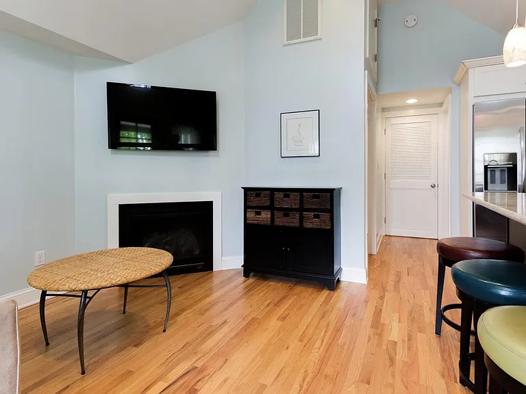 Embury Ave — Photo 24