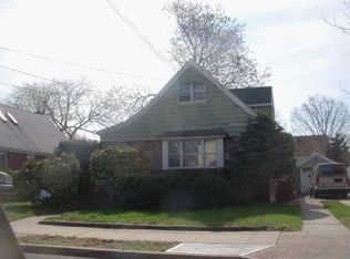 14 Jasper St, Valley Stream, NY 11580