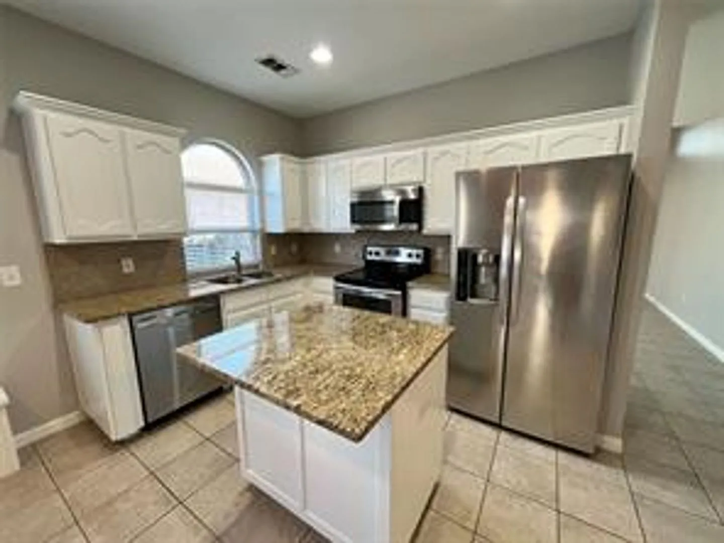 4-bedroom home in NWISD — Photo 2