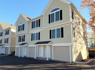 87 Buckingham Ave APT A, Milford, CT 06460